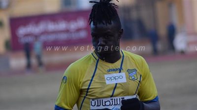 جون إيفري مفاجأة أيمن المزين للمصري في الدوري الممتاز