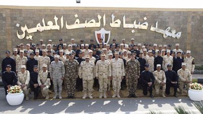 القوات المسلحة تستضيف طلبة معهد معاوني الأمن للتعايش مع ضباط الصف المعلمين