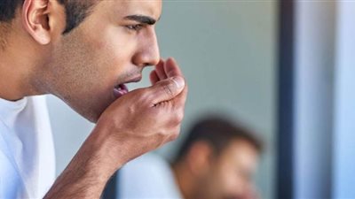 5 أسباب وراء رائحة الفم الكريهة.. والعلاج في 9 مواد طبيعية