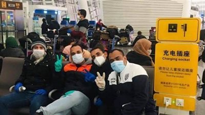 أحد المصريين العائدين من الصين: إحنا مش جايبين فيروس كورونا معانا