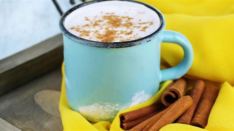 مشروب اللبن الساخن