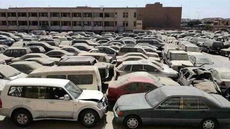 سيارات بمطار القاهرة