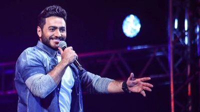 في أقل من نص ساعة.. نفاد تذاكر حفل تامر حسني بجدة