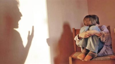 عقوبة إهمال الأبوين لرعاية أطفالهما وتعذيبهم