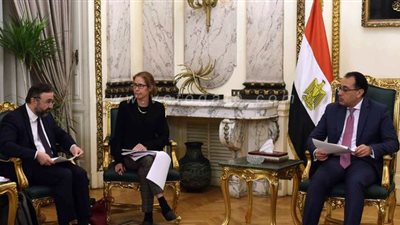 رئيس الوزراء يلتقي وفد البنك الدولي المعني بتقرير تيسير أداء الأعمال
