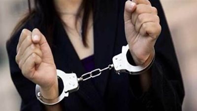 إحالة سيدتين متهمتين بسرقة رواد البنوك بمصر الجديدة للمحاكمة