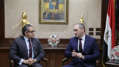 وزير السياحة والآثار يبحث مع سفير بيلاروسيا سبل التعاون المشترك