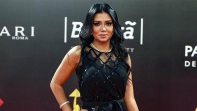 رانيا يوسف تنعي الفنانة نادية لطفي