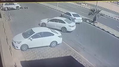 العثور على شاب مقتولا داخل سيارة وعلى جثته علامات تعذيب| فيديو