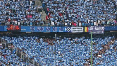 الاتحاد الألماني يسمح بالألعاب النارية في مباراة هامبورج وكارلسروه