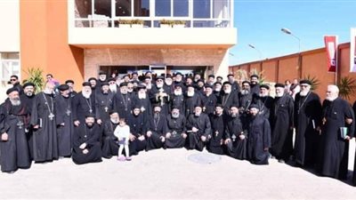 البابا تواضروس يشرح لكهنة المعادي معنى الأبوة