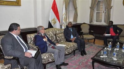 نائب وزير التعليم يلتقي سفير جيبوتي لمناقشة سبل التعاون | صور