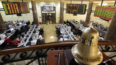 خبراء: تدنى أسعار الاسهم بالبورصة فرصة كبيرة للاستثمار
