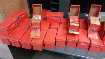 إحباط محاولة تهريب شيكولاتة جنسية بمطار الأقصر | صور