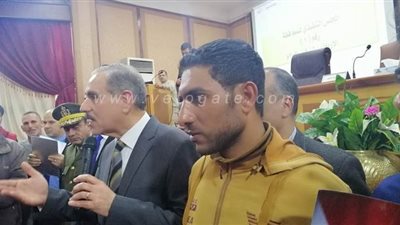 محافظ كفر الشيخ يكرم الصيادين العائدين من اليمن خلال المجلس التنفيذي | صور