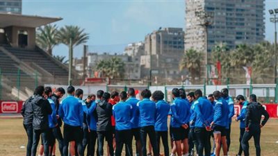 فايلر يحاضر لاعبي الأهلي بالفيديو في معسكر موقعة بيراميدز