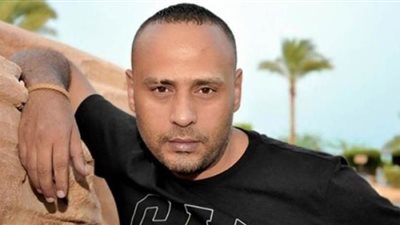 محمود عبد المغني يهنئ زوجته بعيد ميلادها