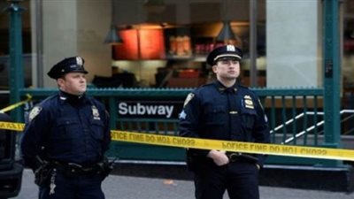 شرطة نيويورك تقتل رجلا عاريا حاول الاستيلاء على سلاح ضابط