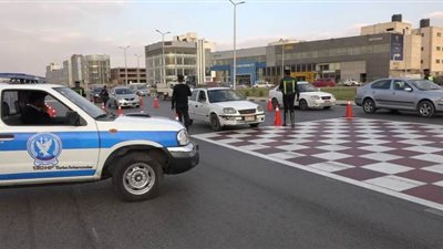 مرور القاهرة تواصل مراقبة السرعة بمحاور مصر الجديدة| صور