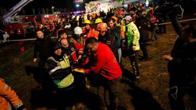 ارتفاع ضحايا تحطم الطائرة التركية إلى 3 قتلى و179 مصابًا | صور