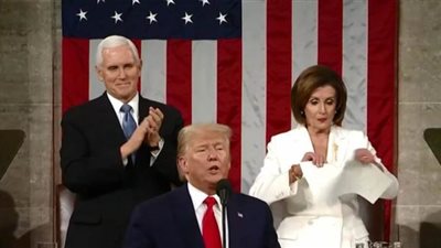 أول تعليق من نانسي بيلوسي على تبرئة ترامب في مجلس الشيوخ