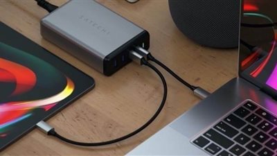 شاحن جديد لشحن 4 أجهزة في آن واحد من 