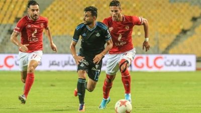 القنوات الناقلة لمباراة الأهلي وبيراميدز.. اعرف التفاصيل