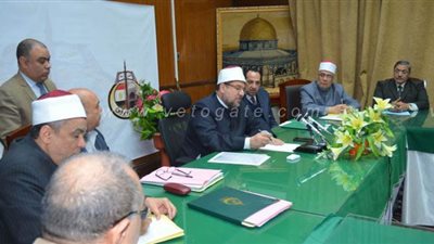 وزير الأوقاف يبحث الإعداد لمشروع صكوك الأضاحي لعام 1441هـ