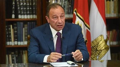 الخطيب يطير إلي فرنسا