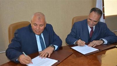 محافظ الوادى الجديد: تشغيل رحلة طيران إضافية القاهرة - الخارجة