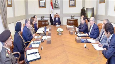 السيسي يتسلم رسالة من خادم الحرميين.. يؤكد خصوصية العلاقات بين مصر والسعودية.. ويكلف بتطوير وتحديث صناعة الغزل والنسيج