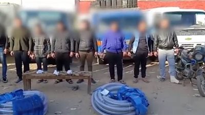 اللقطات الأولى لعصابة سرقة خطوط المواد البترولية فى المنوفية| فيديو