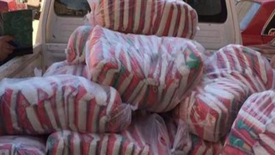 ضبط 15 طن سكر تمويني و54 ألف إطار سيارة ودراجة مهربة جمركيا| فيديو