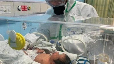 تطور مخيف.. ميلاد طفل مصابا بفيروس كورونا