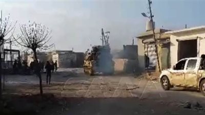 لحظة دخول قوات الجيش السوري مدينة سراقب الإستراتيجية | فيديو