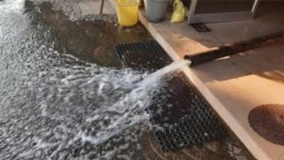 مشروبات كحولية متنوعة تتدفق من صنابير المياه في مدينة هندية