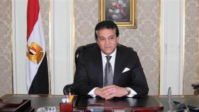 وزير التعليم العالي لعضو هيئة التدريس المتعدي عليه: سنلاحق الطالب جنائيا