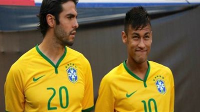 كاكا: نيمار قادر على كسر احتكار رونالدو وميسي والتتويج بالكرة الذهبية