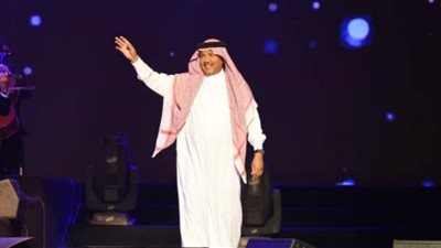 محمد عبده يطرب جمهوره في حفل فبراير بالكويت | فيديو