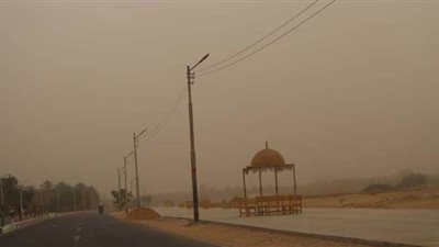 عواصف ترابية شديدة تضرب عددا من المناطق بالوادي الجديد