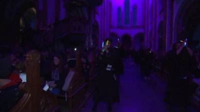 كاتدرائية دنماركية تجذب الشباب للصلاة بـ 