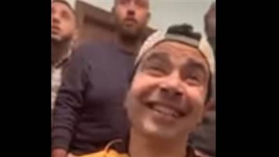 محمد أنور وسليمان عيد وبسيط يغنون لمصطفى كامل بطريقة كوميدية| فيديو