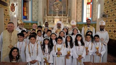 الأنبا عمانوئيل يترأس قداس المناولة الاحتفالية بأسوان