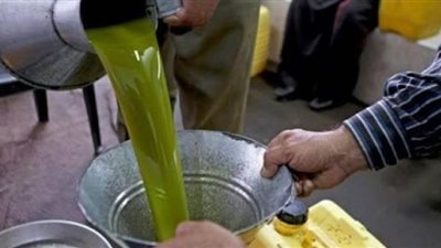 حبس صاحب مصنع لحيازته كمية من زيت الزيتون مجهولة المصدر بأبو النمرس