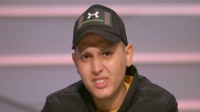 موقف إنساني من 