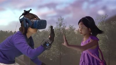 أجهشت بالبكاء عند رؤيتها.. أم تلتقي ابنتها المتوفية منذ 4 سنوات في 