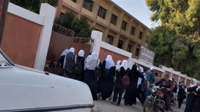 مليون و60 ألف طالب يبدأون الفصل الدراسي الثاني فى أسيوط | صور