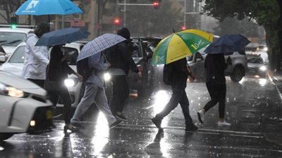 إعصار مدمر يضرب سواحل أستراليا الغربية