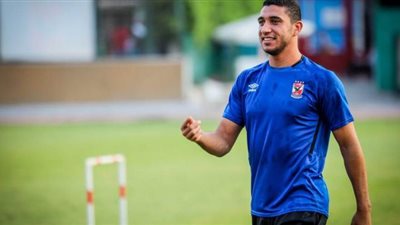 ربيعة يعود لقيادة خط دفاع الأهلي أمام الطلائع