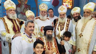 أسقف حلوان يمنح القمصية لأربعة كهنة ويرسم 60 شماسا